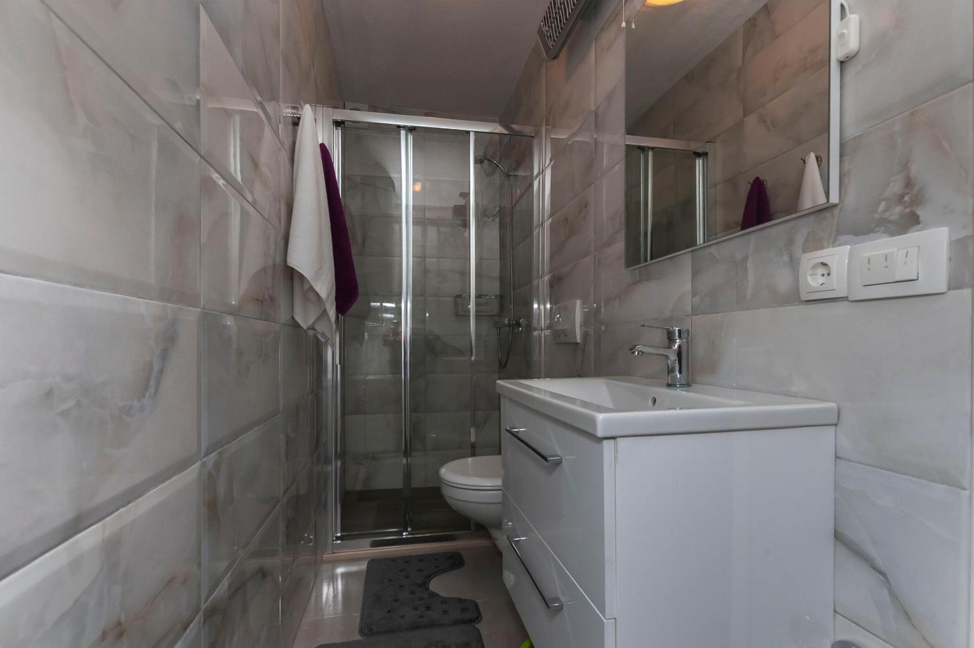 Apartment And Rooms Tatjana Омиш Экстерьер фото