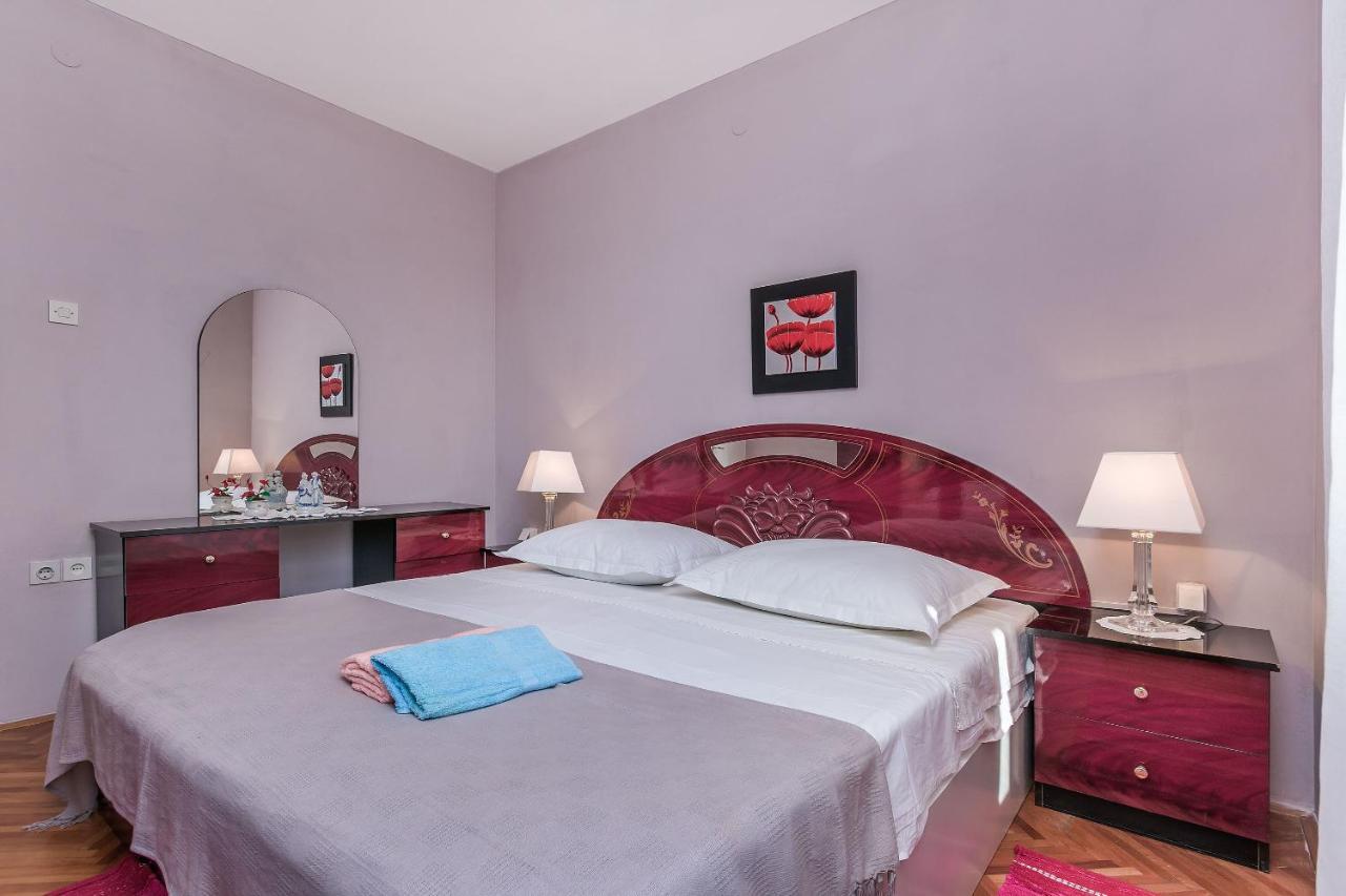 Apartment And Rooms Tatjana Омиш Экстерьер фото
